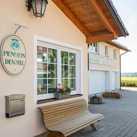 Demmel, Hotel