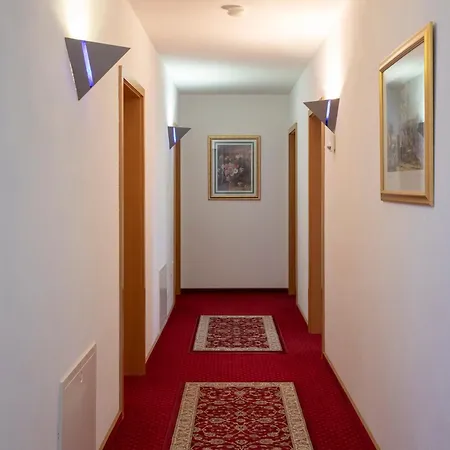 Hotel Demmel, 3*